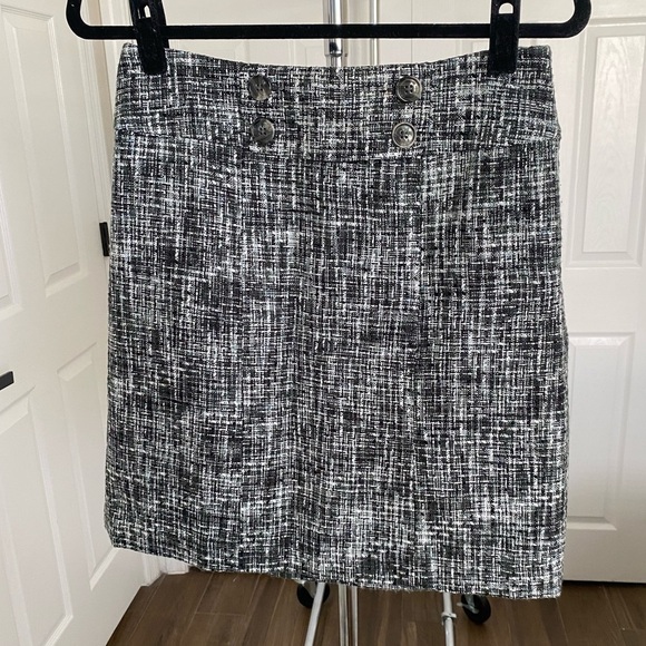 Ann Taylor Black and White Tweed Pencil Midi Skirt Size 2 - Picture 3 of 11